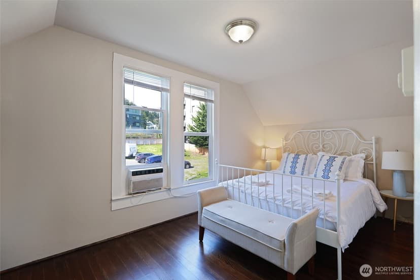 Property photo for 9049 NE Juanita Drive, Kirkland photo 16