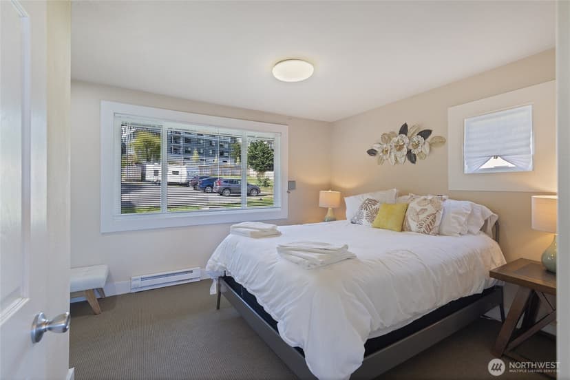 Property photo for 9049 NE Juanita Drive, Kirkland photo 14