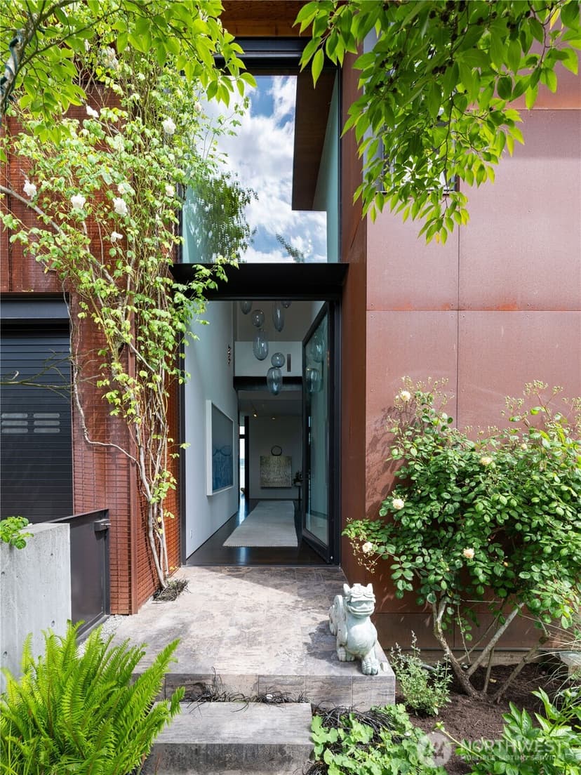Property photo for 3310 E Laurelhurst Drive NE, Seattle photo 6