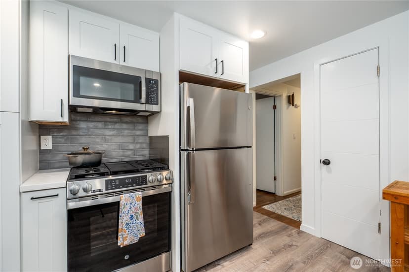 Property photo for 3418 NE 156th Street, Lake Forest Park photo 14