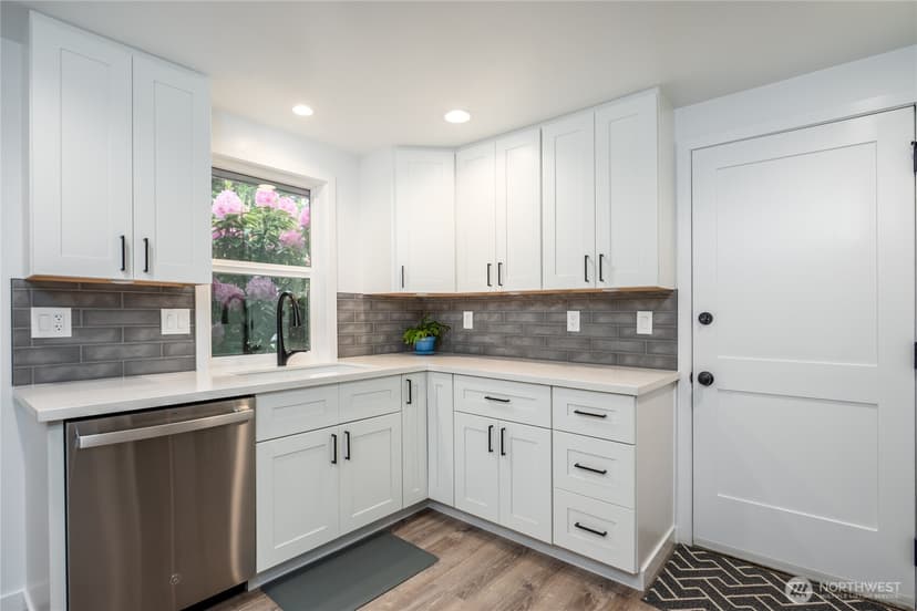 Property photo for 3418 NE 156th Street, Lake Forest Park photo 13