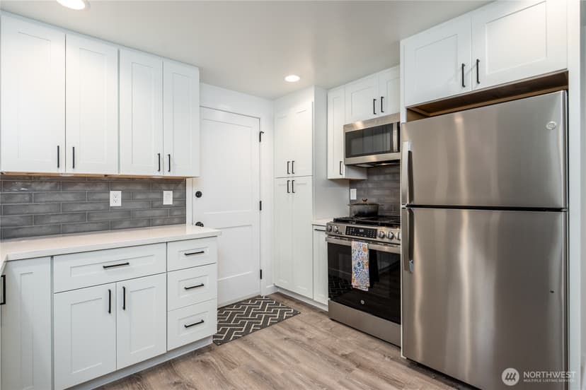 Property photo for 3418 NE 156th Street, Lake Forest Park photo 12