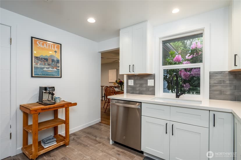 Property photo for 3418 NE 156th Street, Lake Forest Park photo 11