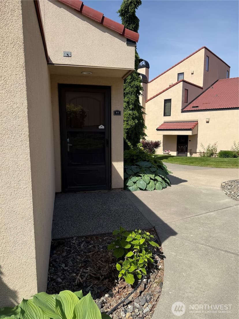 Property photo for 100 Lake Chelan Shores Drive #8-5, Chelan photo 4