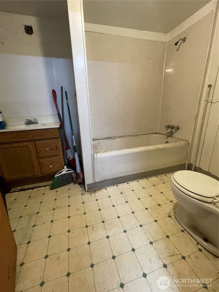 Property photo for 11222 10th Avenue S, Tacoma photo 6