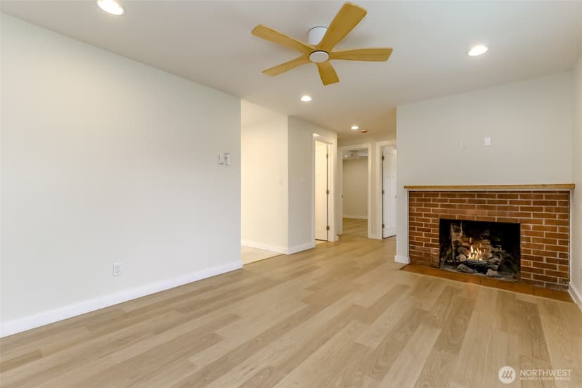 Property photo for 8316 Winona Street SW, Lakewood photo 5