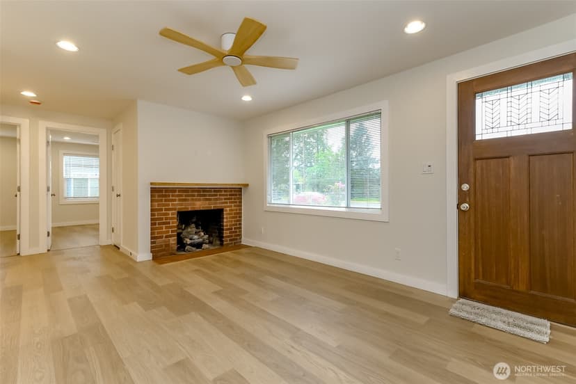 Property photo for 8316 Winona Street SW, Lakewood photo 3