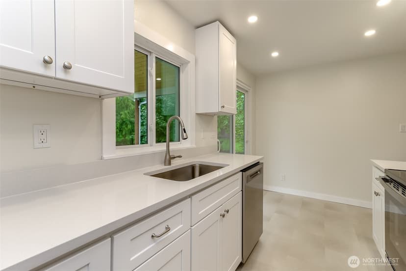 Property photo for 8316 Winona Street SW, Lakewood photo 8