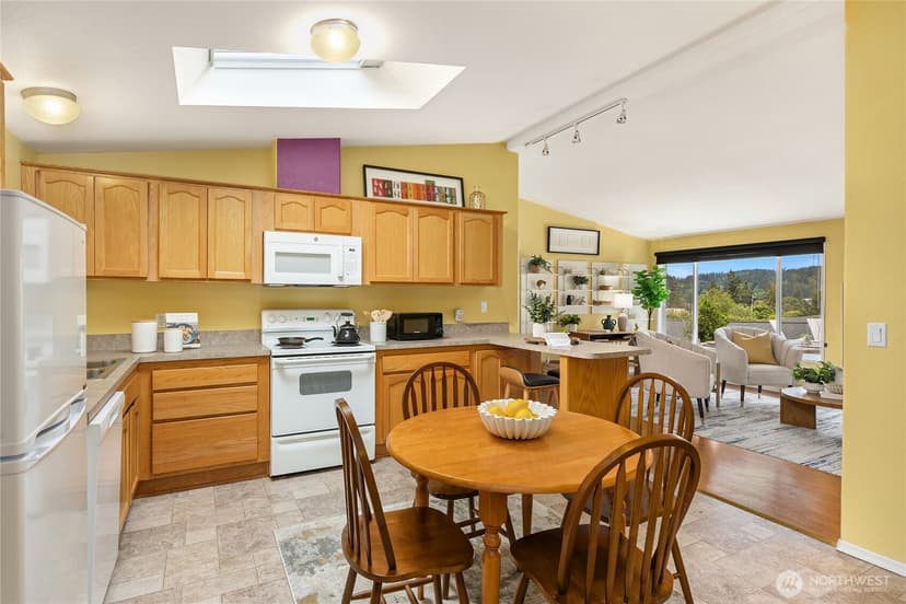 Property photo for 508 Madrona Way NE #50, Bainbridge Island photo 8