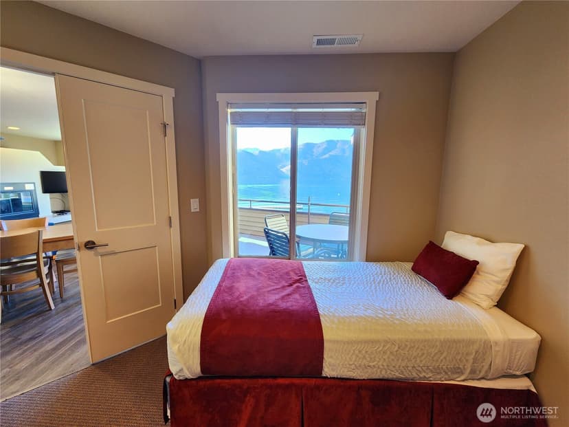 Property photo for 1 Lakeside 717-P, Manson photo 15