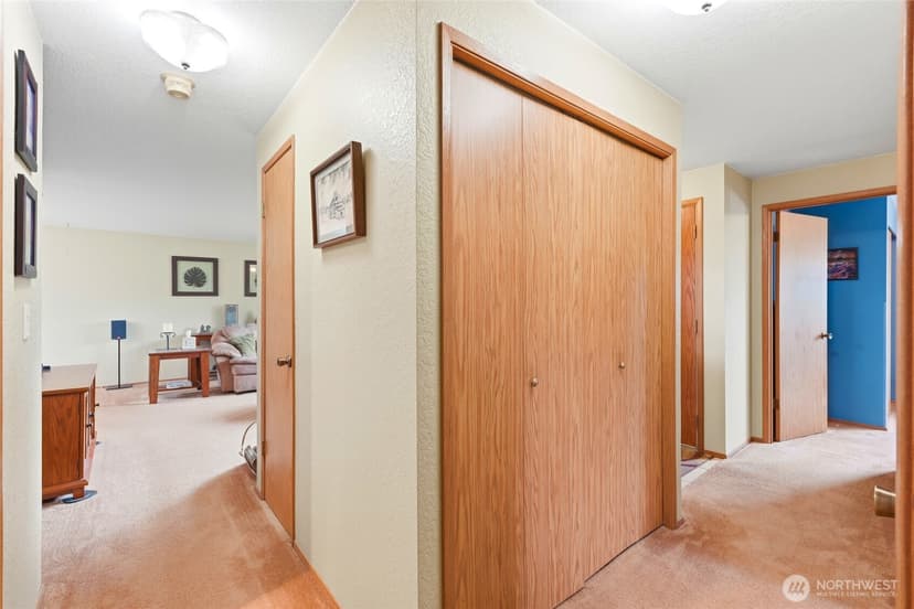 Property photo for 6627 95th Street NE, Marysville photo 11