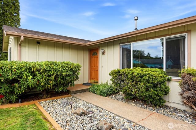 Property photo for 6627 95th Street NE, Marysville photo 3