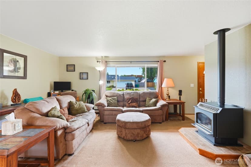Property photo for 6627 95th Street NE, Marysville photo 5