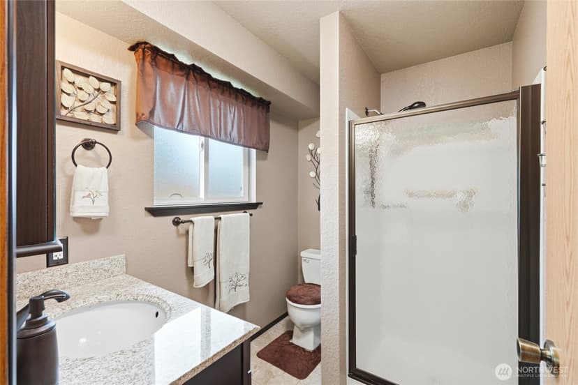 Property photo for 6627 95th Street NE, Marysville photo 13