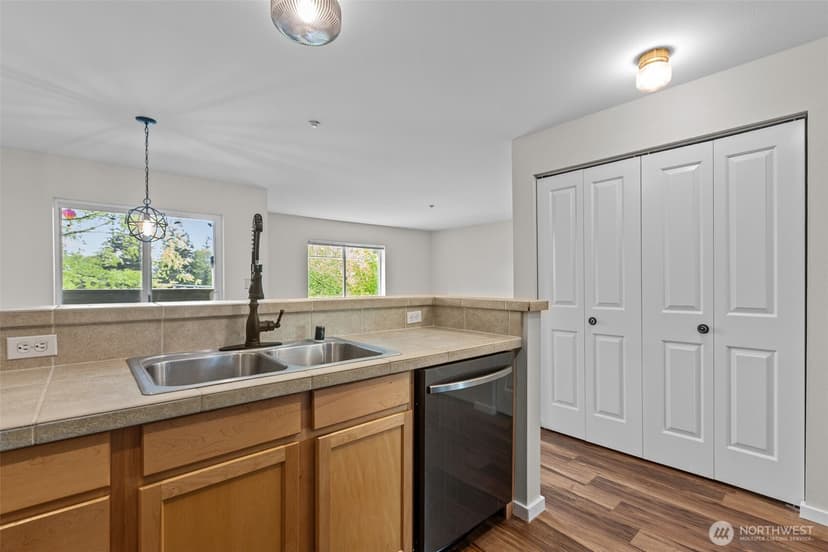 Property photo for 1931 23rd Place NE #202, Issaquah photo 12