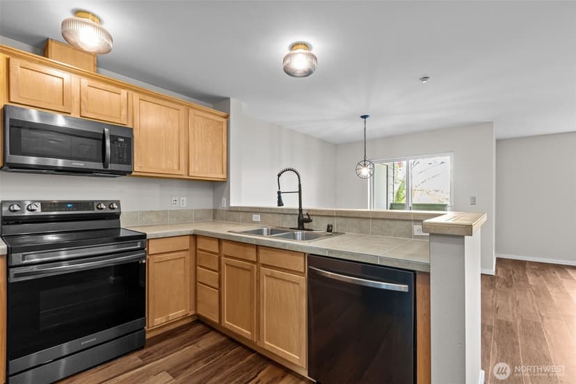 Property photo for 1931 23rd Place NE #202, Issaquah photo 11