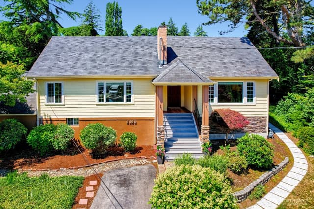 Property photo for 2113 Snyder Avenue, Bremerton photo 2