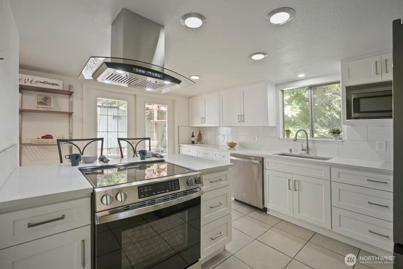 Property photo for 2113 Snyder Avenue, Bremerton photo 8