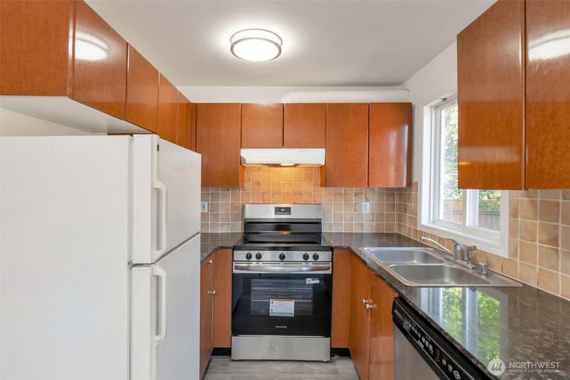 Property photo for 19712 50 Avenue W #1, Lynnwood photo 8