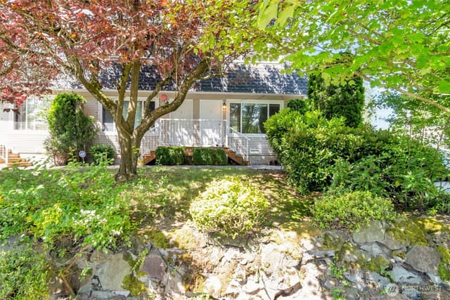Property photo for 19712 50 Avenue W #1, Lynnwood photo 2