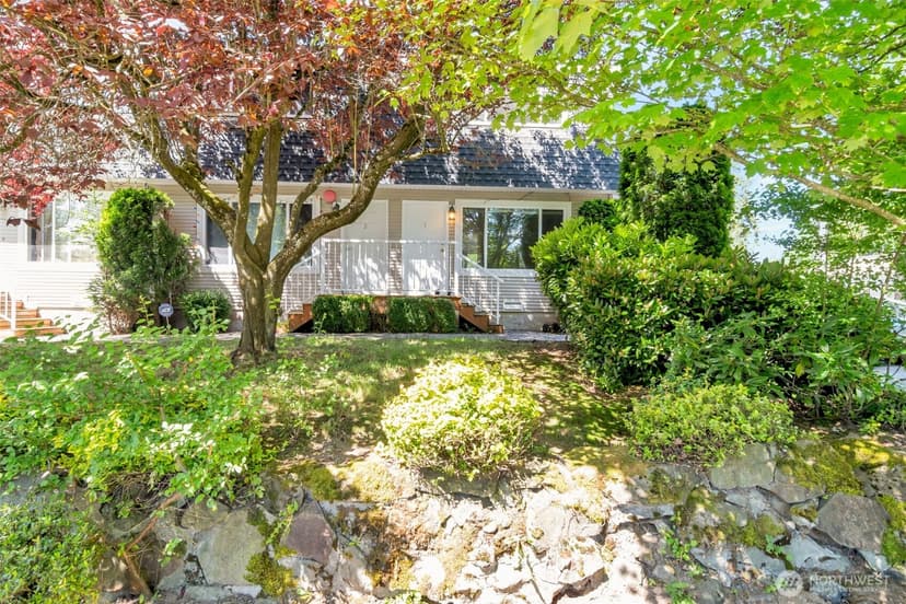 Property photo for 19712 50 Avenue W #1, Lynnwood photo 2