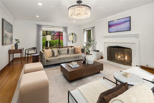 Property photo for 1105 Shenandoah Drive E, Seattle photo 5