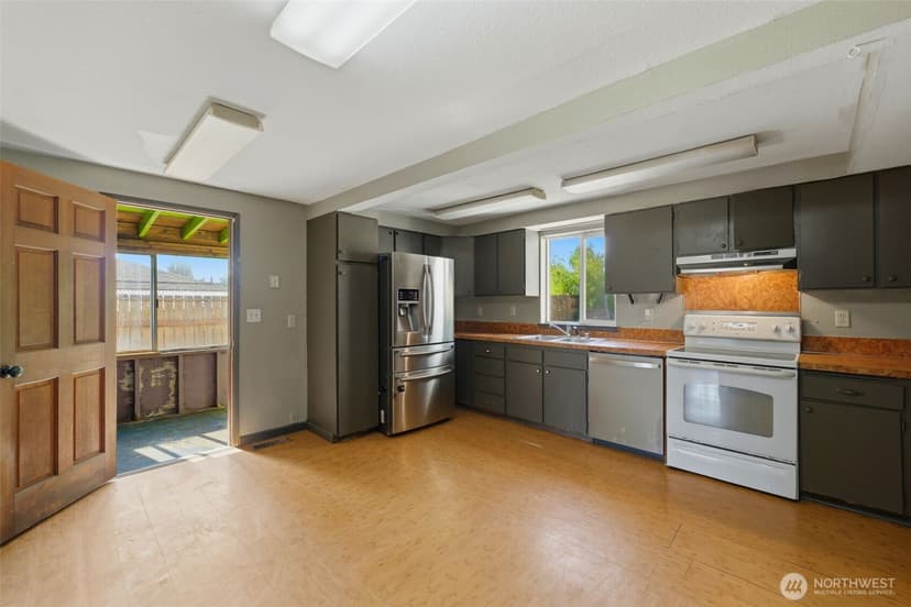 Property photo for 1104 Dibb Street, Bremerton photo 9