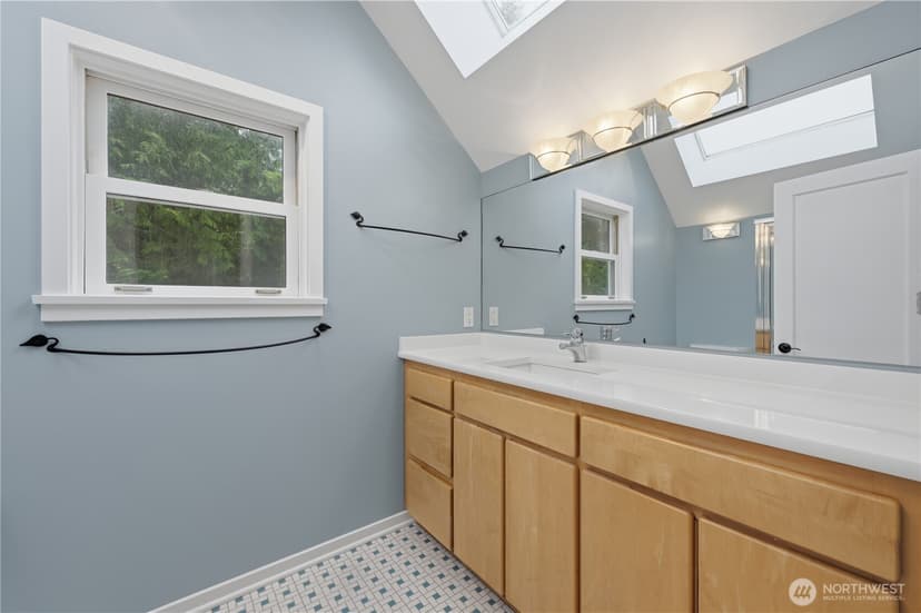 Property photo for 3217 36th Avenue W, Seattle photo 20