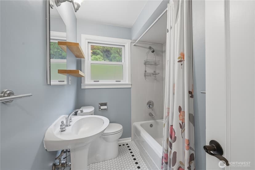Property photo for 3217 36th Avenue W, Seattle photo 13