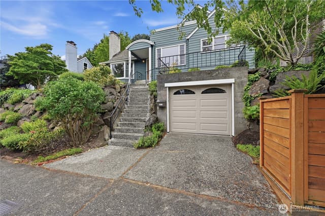 Property photo for 3217 36th Avenue W, Seattle photo 2