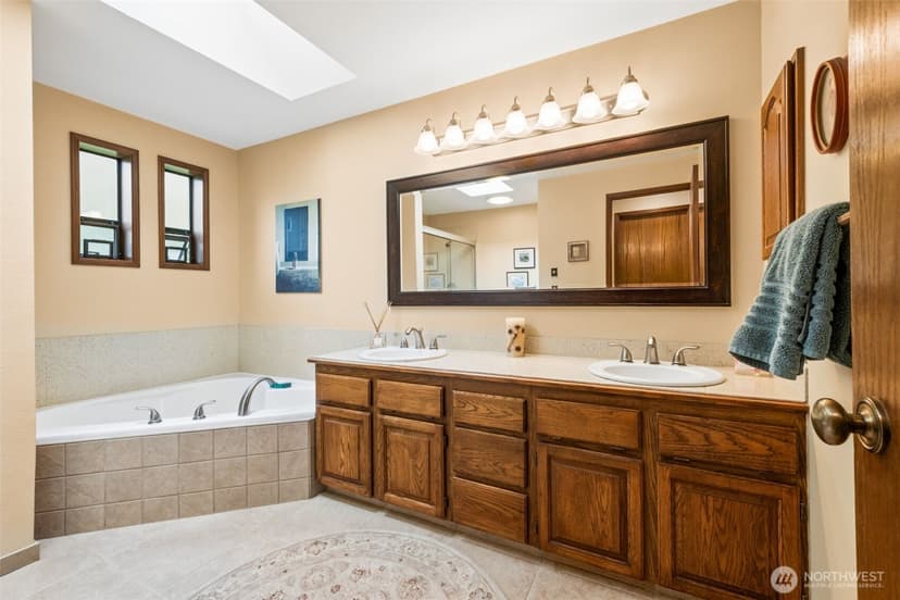Property photo for 23625 SE 225th Street, Maple Valley photo 14