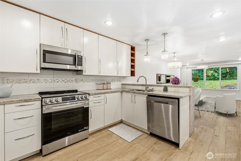 Property photo for 519 S 321st Street #6D, Federal Way photo 9