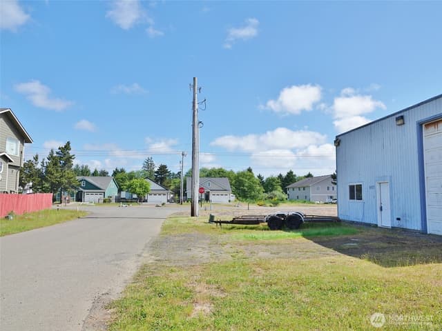 Property photo for 987 Beaver Court SE, Ocean Shores photo 3