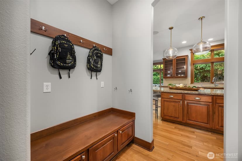 Property photo for 2989 NE Davis Loop, Issaquah photo 16
