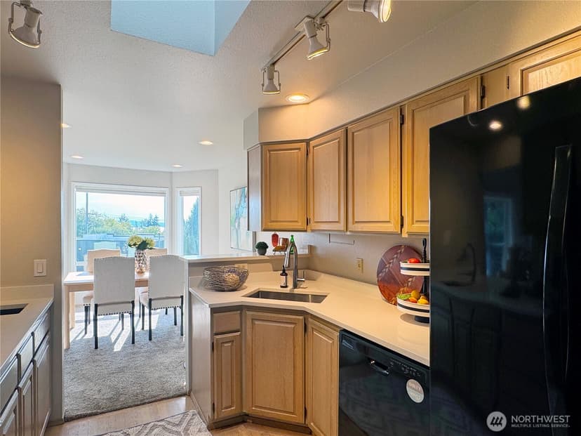 Property photo for 10834 NE 68th Street #B5, Kirkland photo 12