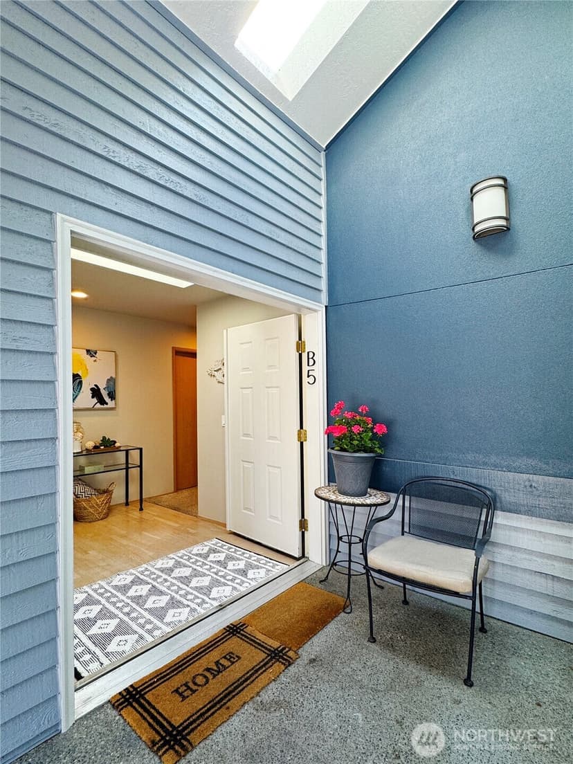 Property photo for 10834 NE 68th Street #B5, Kirkland photo 2