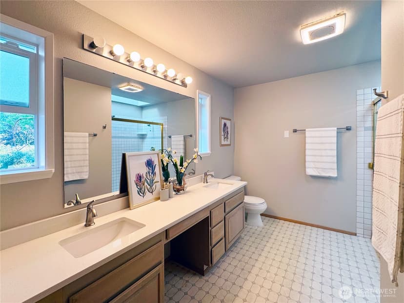 Property photo for 10834 NE 68th Street #B5, Kirkland photo 20