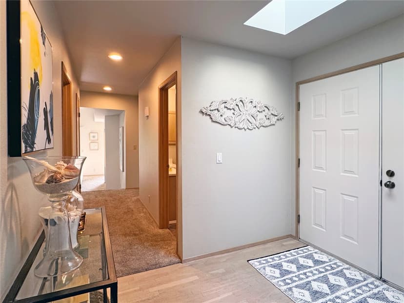 Property photo for 10834 NE 68th Street #B5, Kirkland photo 4