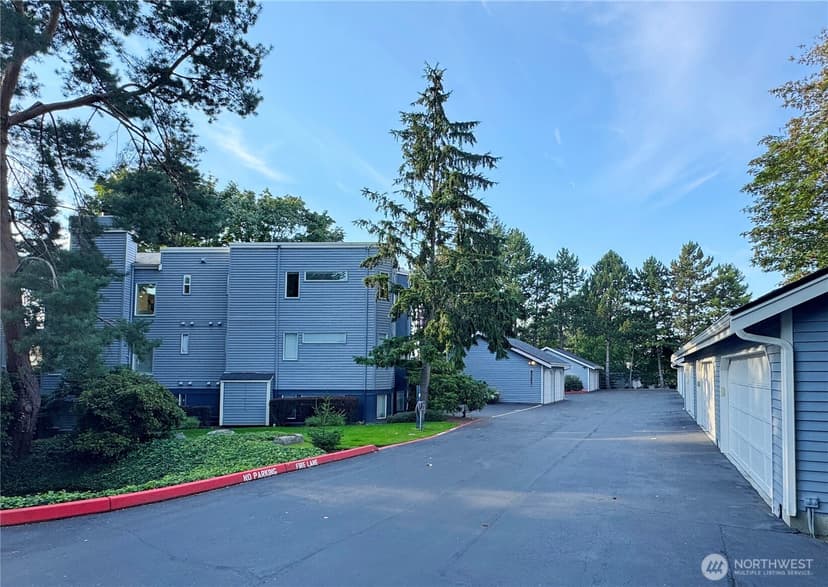 Property photo for 10834 NE 68th Street #B5, Kirkland photo 27