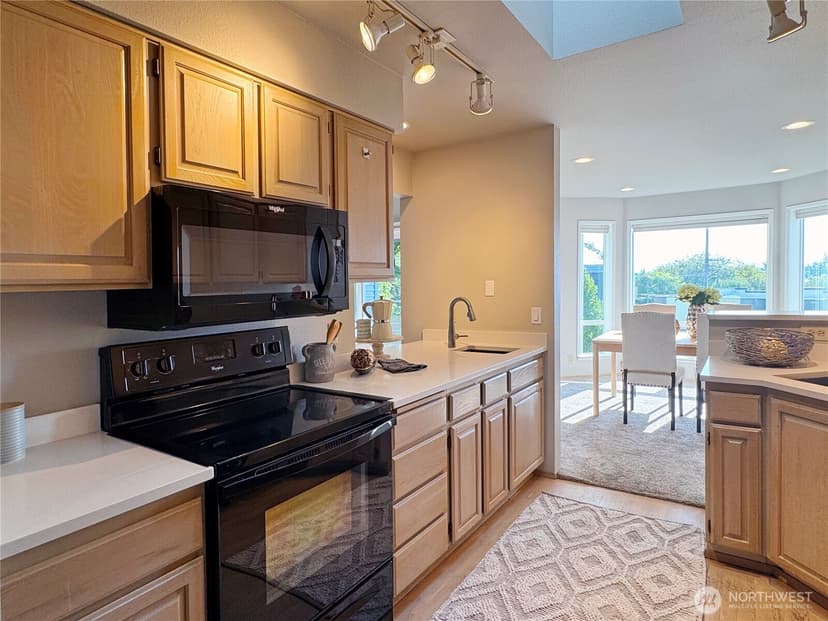 Property photo for 10834 NE 68th Street #B5, Kirkland photo 13
