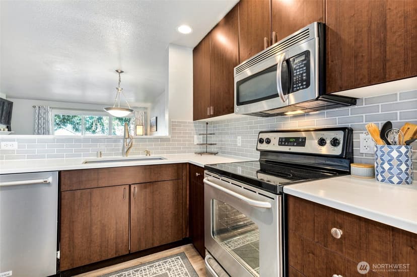 Property photo for 16101 Bothell Everett Hwy #G2, Mill Creek photo 6