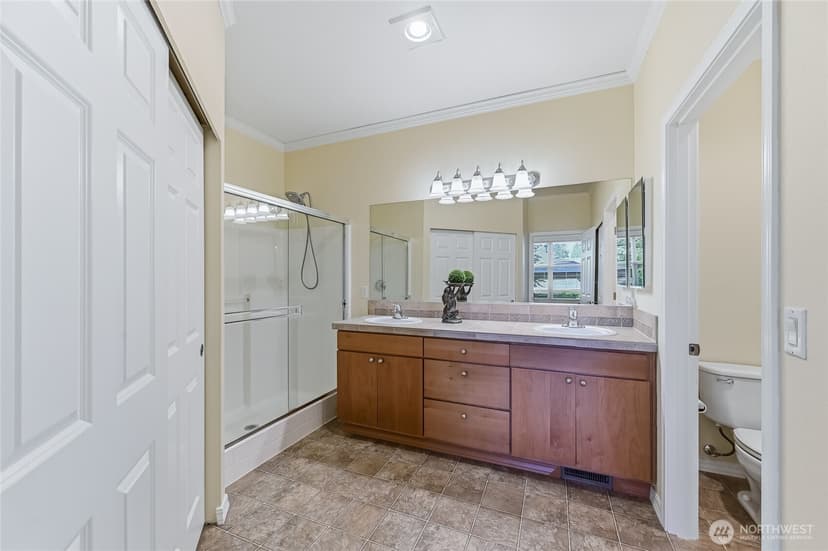 Property photo for 24563 NE Vine Maple Way, Redmond photo 16