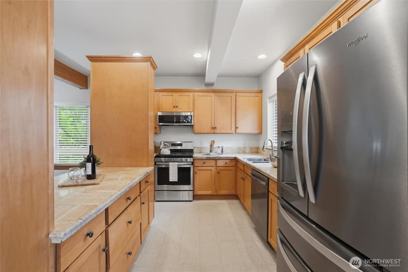 Property photo for 6604 198th Place SW, Lynnwood photo 9