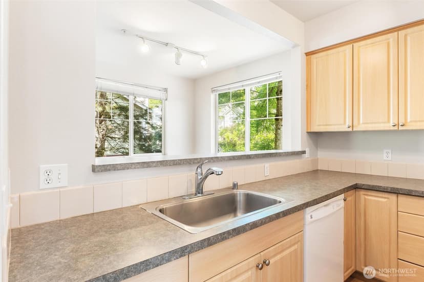 Property photo for 13000 Admiralty Way #D204, Everett photo 16