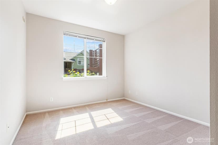 Property photo for 13000 Admiralty Way #D204, Everett photo 6