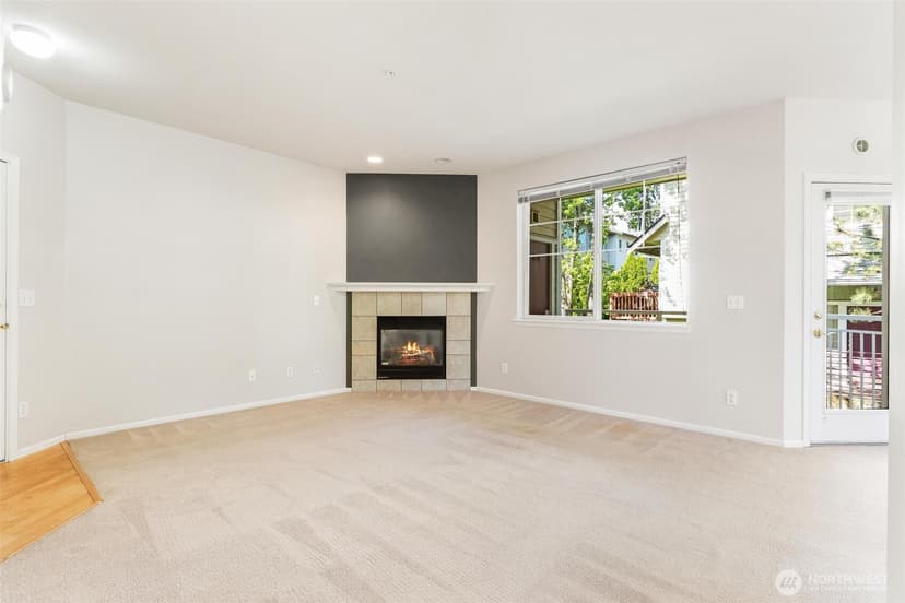 Property photo for 13000 Admiralty Way #D204, Everett photo 2