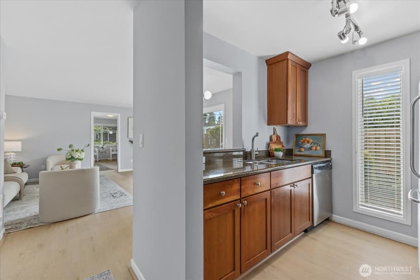 Property photo for 514 142nd Avenue SE #98, Bellevue photo 4