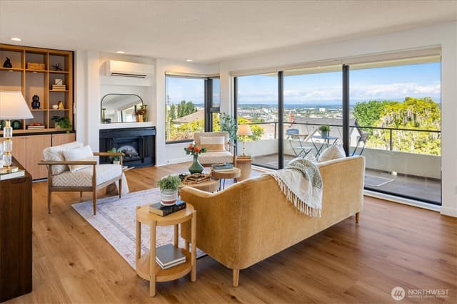 Property photo for 1605 5th Avenue N #302, Seattle
