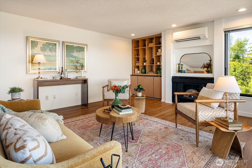 Property photo for 1605 5th Avenue N #302, Seattle photo 7