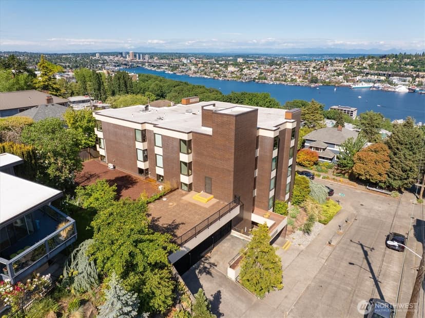 Property photo for 1605 5th Avenue N #302, Seattle photo 27